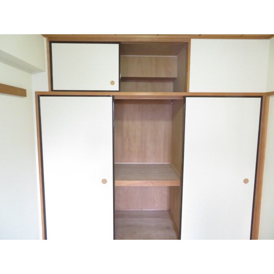 リリエンベルグ壱番館 和室　押し入れ