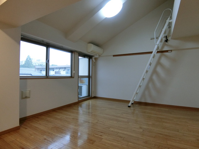 シンフォニー成城0301号室 リビング