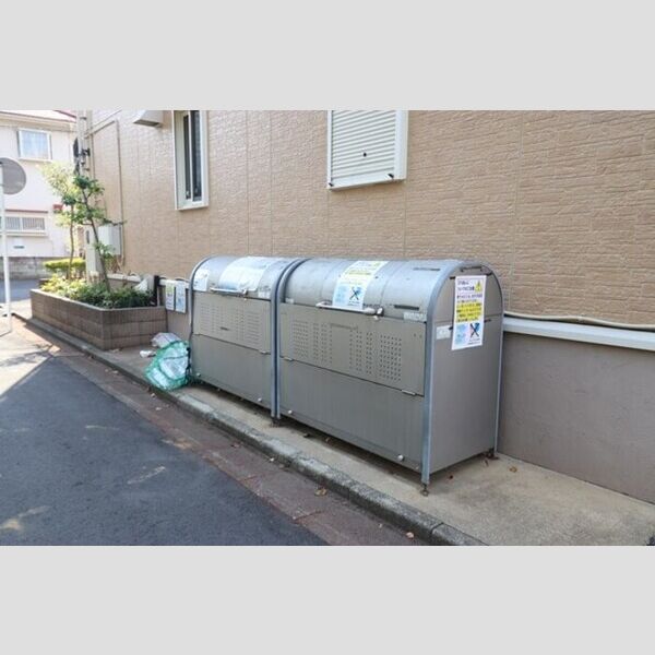 オベルジーヌ　D201号室 ゴミ置き場