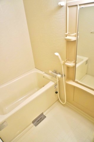 フェヴリエ白百合0105号室 ※別号室の参考写真です(現況優先・仕様違いの場合あり)