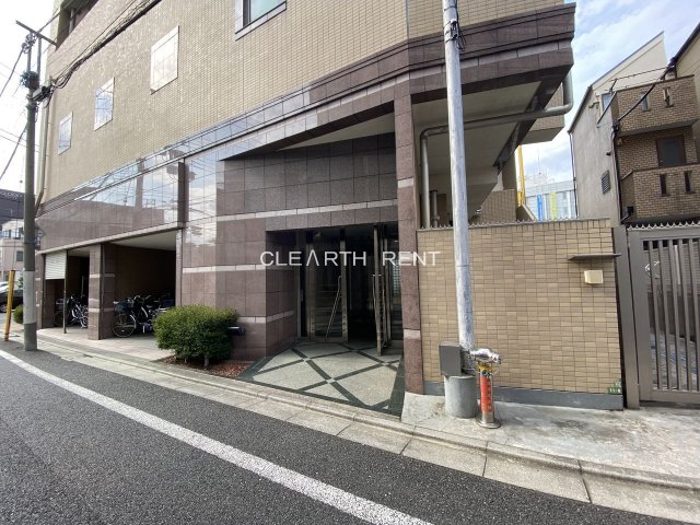 コンシェリア・デュー後楽園7階 整理しやすいハンガーパイプ付きクローゼット管理体制良好