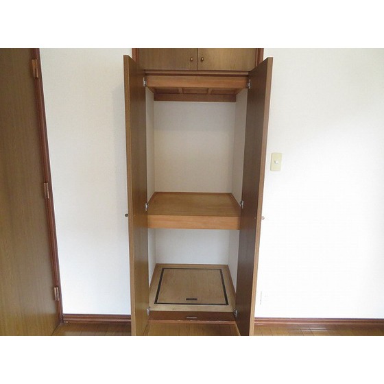 ハイツ・セシボン 洋室　収納