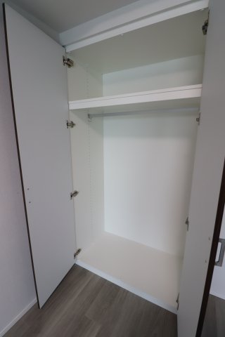 GENOVIA横浜石川町1102号室 収納