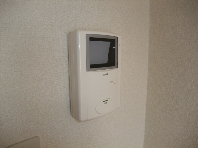 シャン・デ・フルール103号室 モニター付インターホン