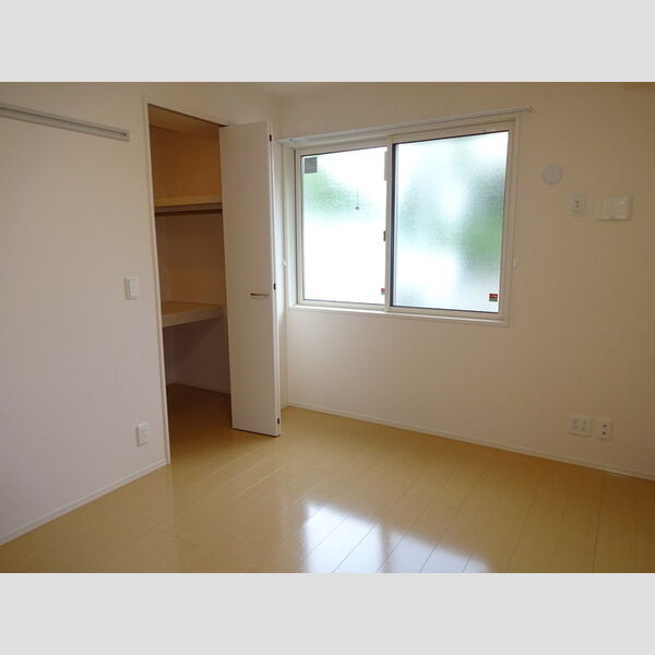 ルシャトーM103号室 洋室