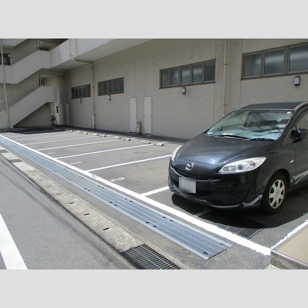 キャトルセゾン都賀 駐車場