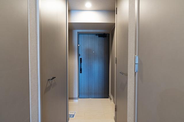 ALTERNA横濱阪東橋7階 玄関