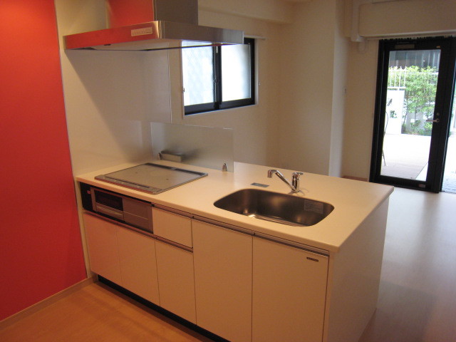 Ａｒｔ　Ｇａｒｄｅｎ　ＹＯＫＯＨＡＭＡ0109号室 キッチン