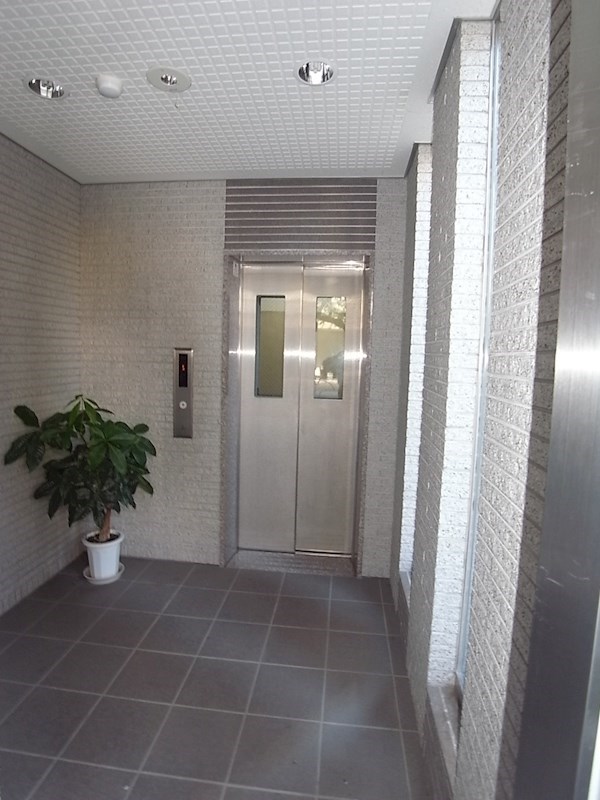 ミラグレイス練馬2階 エントランス