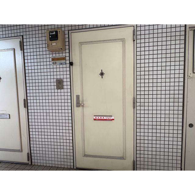プールパール小豆沢104号室 玄関