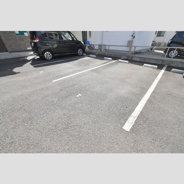 カーサリヴェールⅠ201号室 駐車場