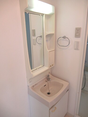 スタジオスクエア住吉3階 洗面台　※同タイプ別部屋前回募集時2023.6撮影