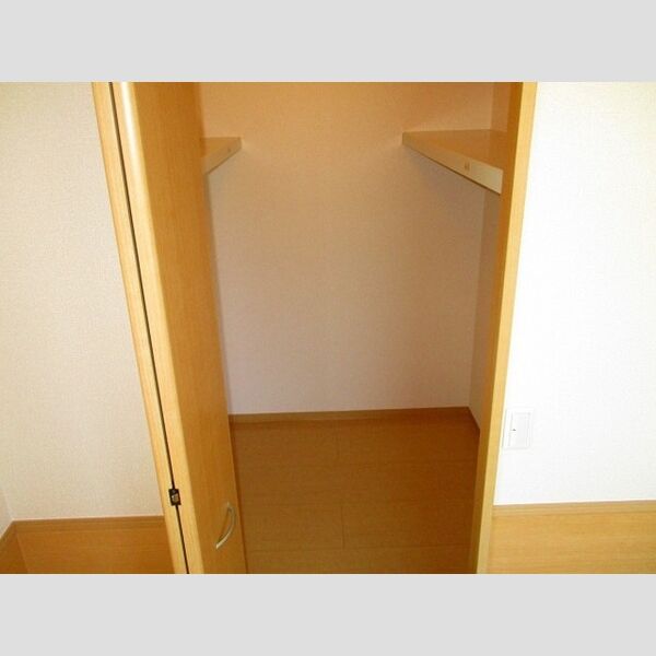 アンソレイエ　西館 ウォークインクローゼット