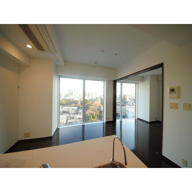 レキシントンスクエア白金高輪1302号室 内観