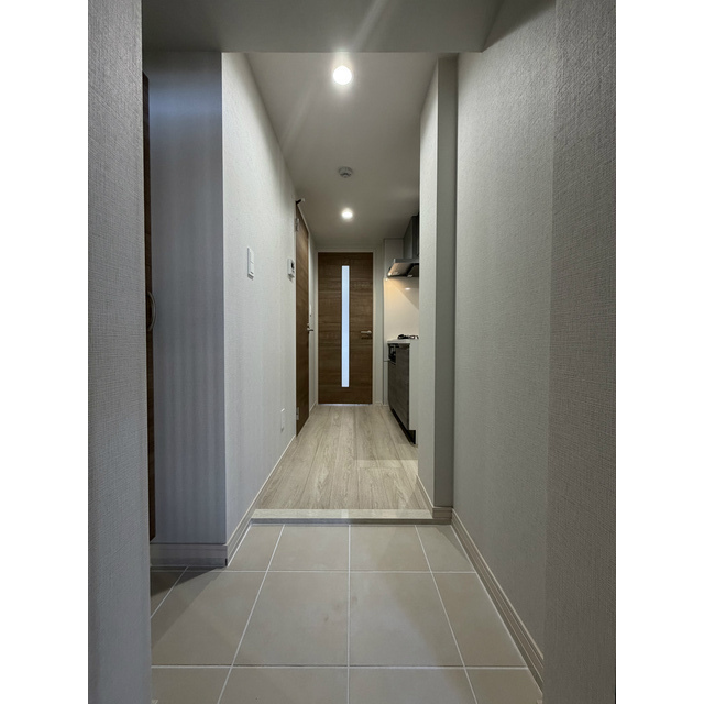 プレール・ドゥーク亀戸小村井102号室 玄関