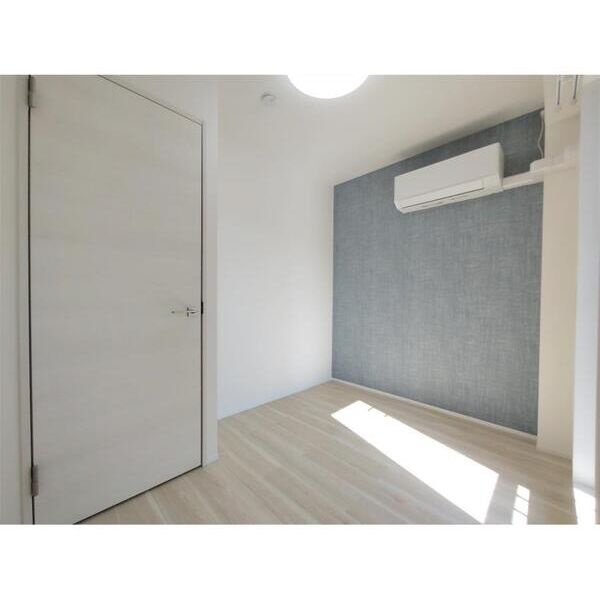 ブルーライトヨコハマ リビング