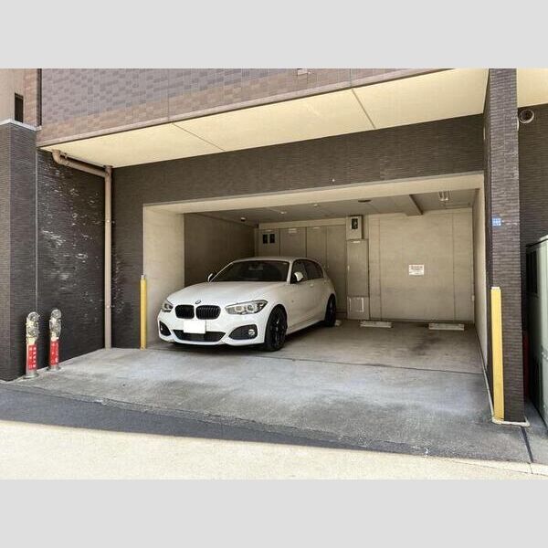 アイリス大森 駐車場