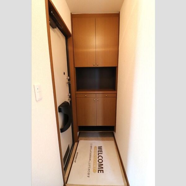 フレシール　B102号室 玄関