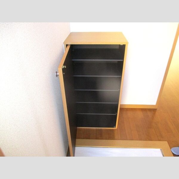 グリーンヒルズ　I棟101号室 シューズボックス