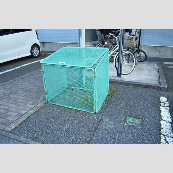 レクサス101号室 敷地内ゴミ置き場