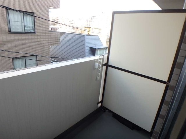 スカイコート駒場東大前4階 バルコニー