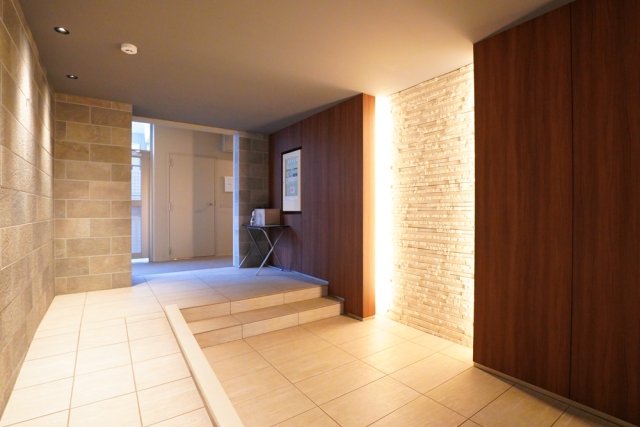 エルミ上落合2階 エントランス