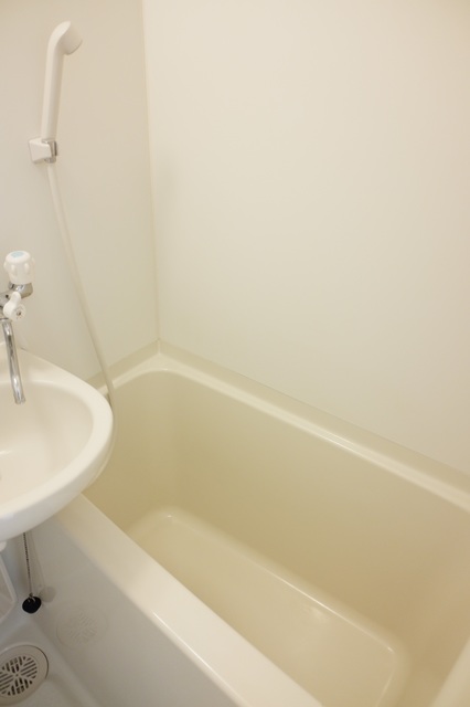 ハウス＆パーク四谷若葉0106号室 お風呂