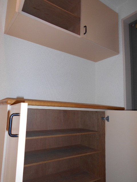 ラ・クラッセ西寺尾0211号室 ☆玄関収納☆