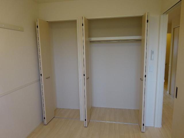 プロニティ・キャトル クローゼット