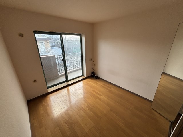 エミール有賀 寝室