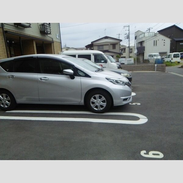 カサブランカ・ハウス 駐車場