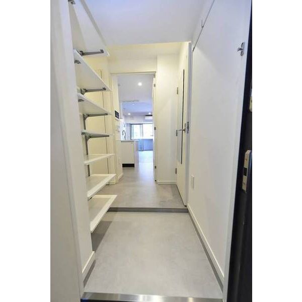 パークルール大手町1102号室 玄関