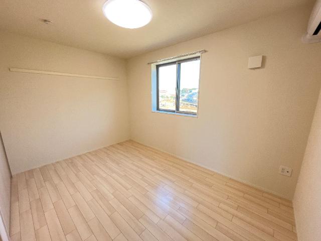 ＫＡＫＩＮＯＫＩ　ＴＥＲＲＡＣＥ103号室 洋室