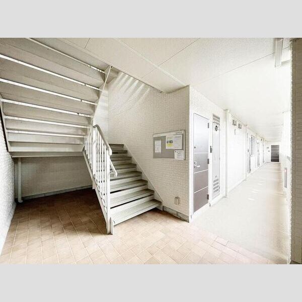 ピアチェボーレ エントランス内