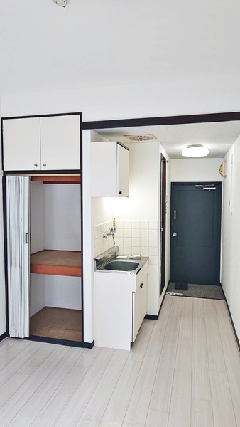 ラビアンローズ202号室 リビング