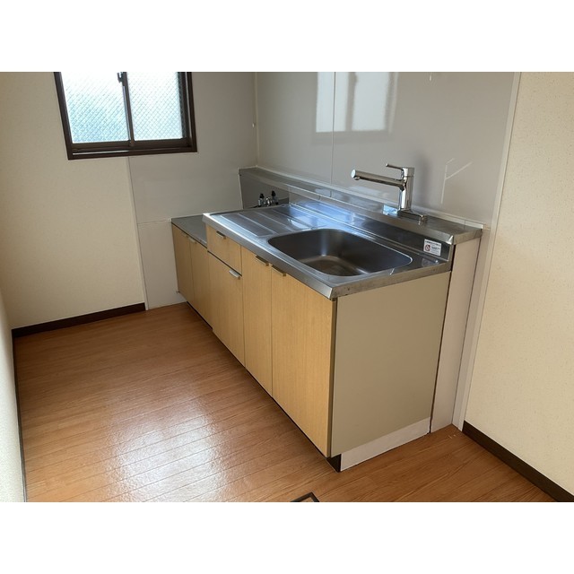 グランデュール瀬戸岡102号室 キッチン