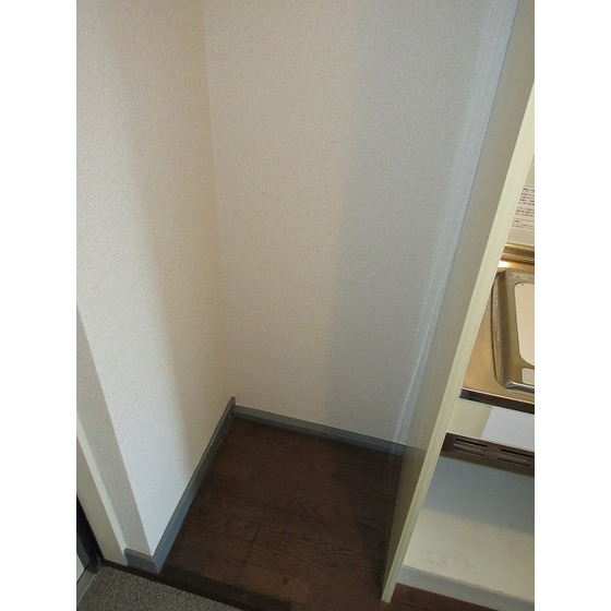 ドウェル砂川0201号室 冷蔵庫置き場