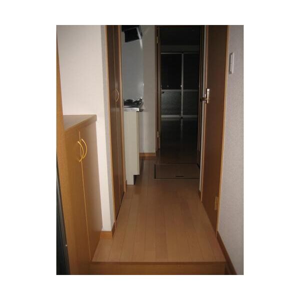 リヴェール市川C棟106号室 玄関