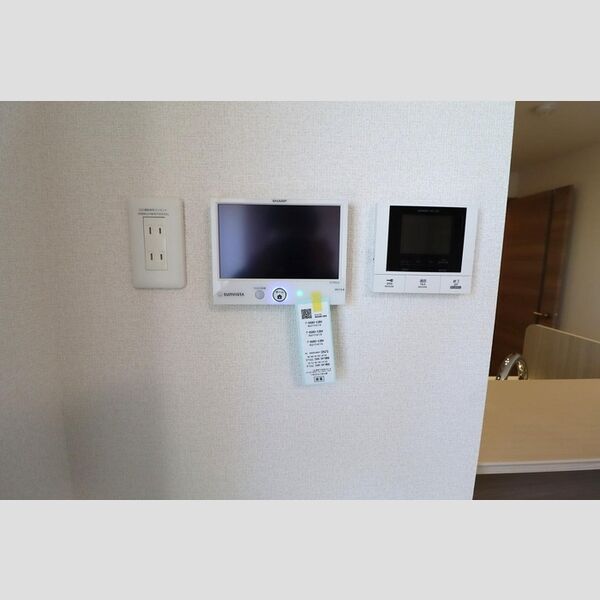 Asset-Court小金井本町B301号室 モニタ付きインターホン、太陽光発電システムリモコン