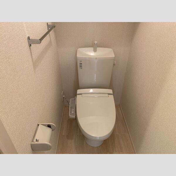 サッビア102号室 温水洗浄暖房便座