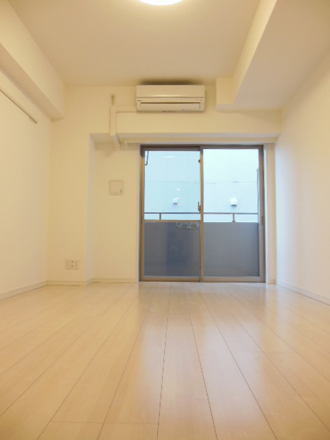 グランド・ガーラ新横浜South5階 ７．０帖・照明付