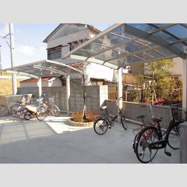 イーストエンジェル青山 駐輪場