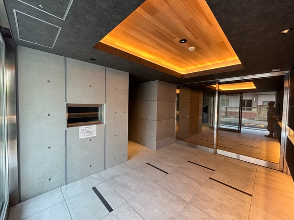 ＧＥＮＯＶＩＡ西川口 エントランス