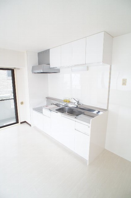 メゾン常磐松 コンパクトなキッチンで掃除もラクラク