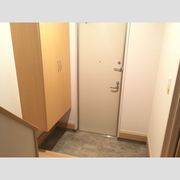 ソラーナ国分寺 玄関