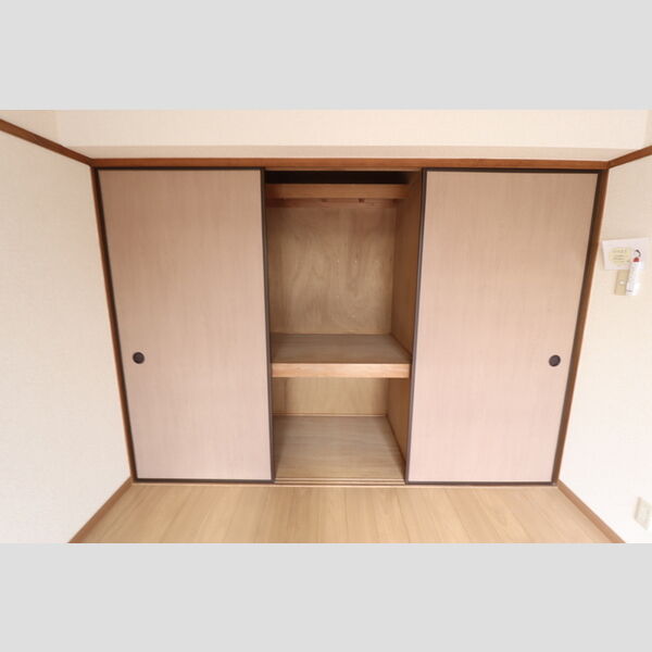 メゾンドゥ・ボヌール301号室 物入