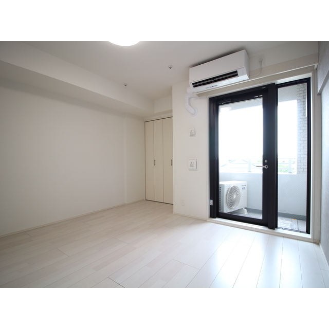 プレール・ドゥーク赤塚202号室 洋室約8帖