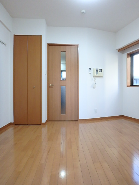 グランド・ガーラ西新宿East リビングです