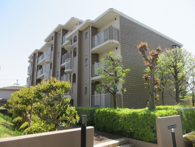 エスポワール名瀬 エントランス側　※現況優先