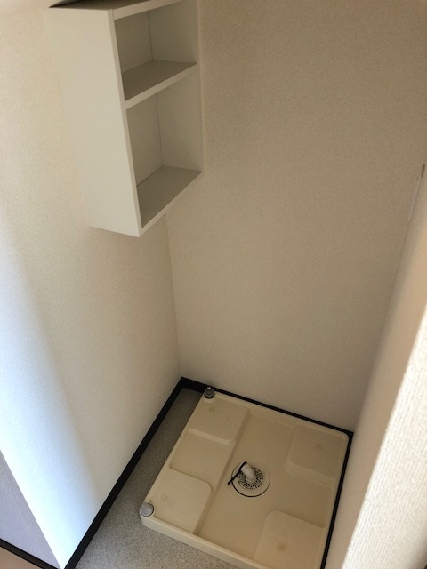 レオネクストヴィラージュ107号室 3口のガスコンロ付きです。